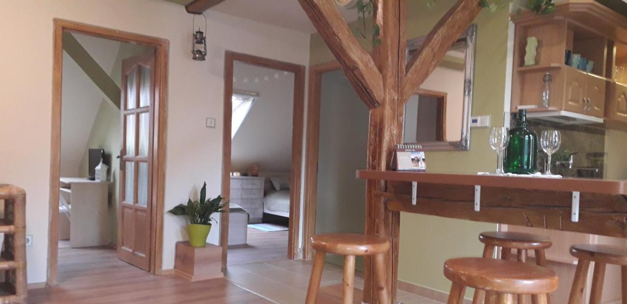 Diána Apartmanház Keszthely Esterno foto
