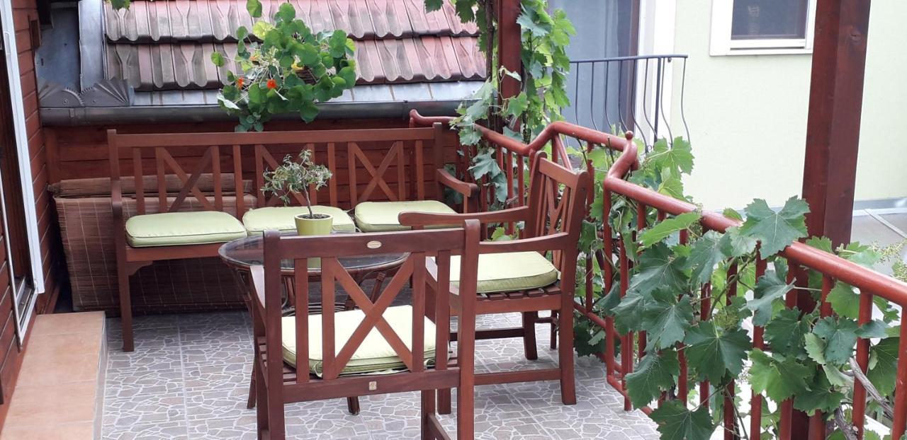 Diána Apartmanház Keszthely Esterno foto