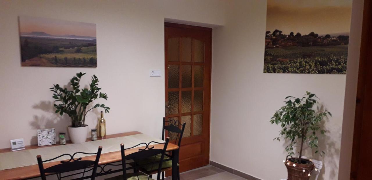 Diána Apartmanház Keszthely Esterno foto