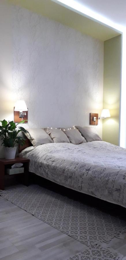 Diána Apartmanház Keszthely Esterno foto