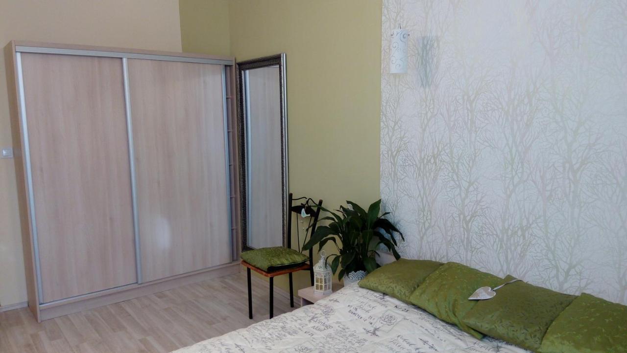 Diána Apartmanház Keszthely Esterno foto