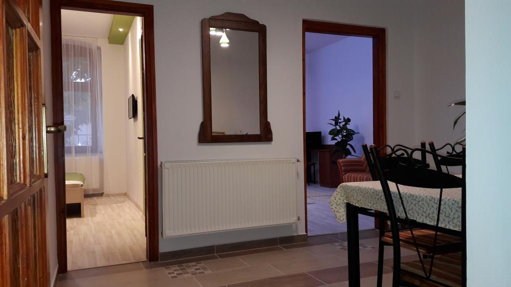 Diána Apartmanház Keszthely Esterno foto