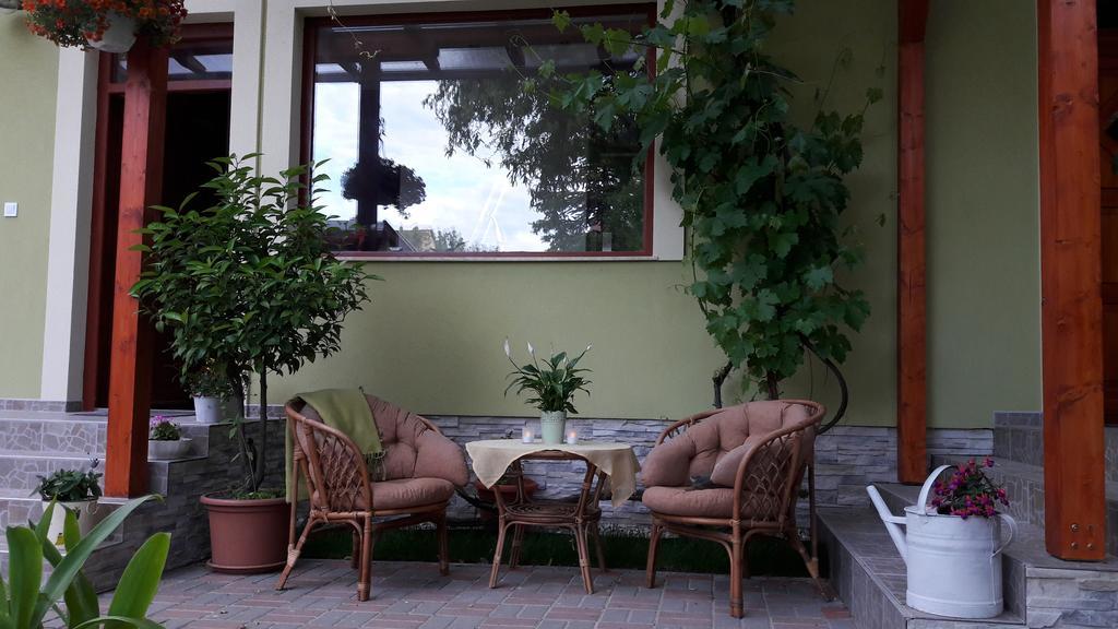 Diána Apartmanház Keszthely Esterno foto