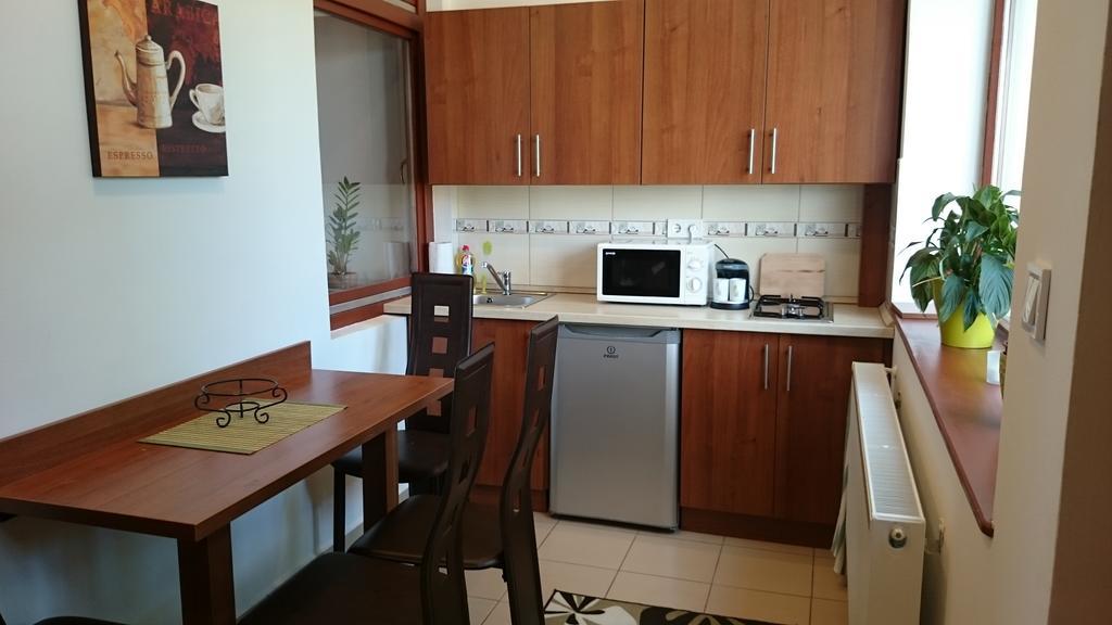 Diána Apartmanház Keszthely Esterno foto