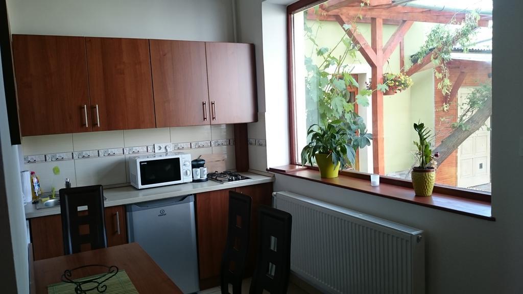 Diána Apartmanház Keszthely Esterno foto